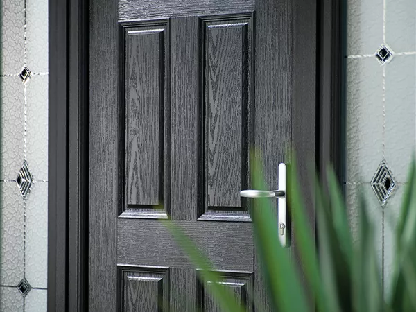 A black Apeer composite door